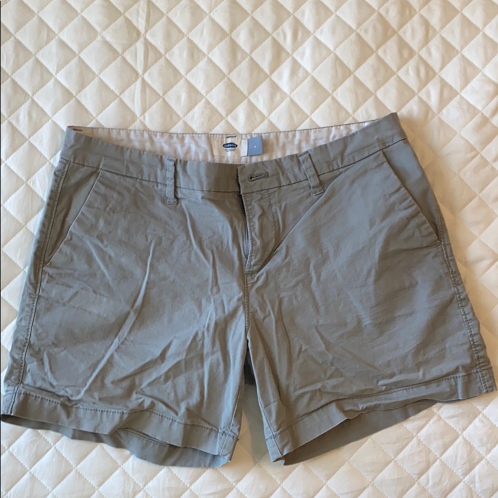 Old Navy grey shorts